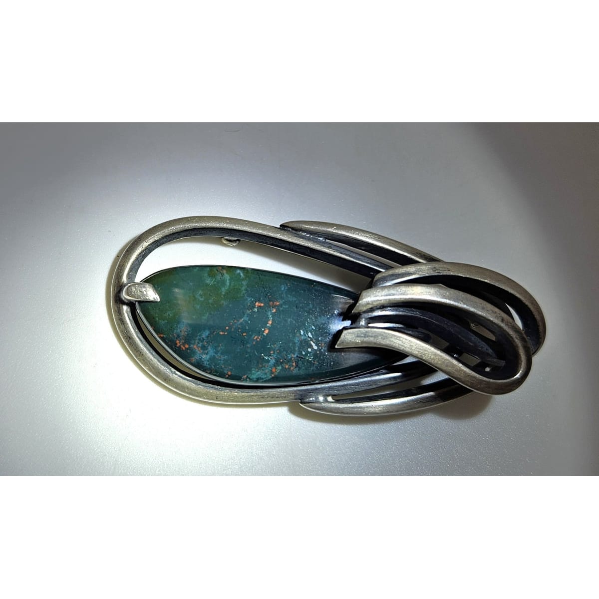 US Jewish Designer Maxwell Chayat modernist sterling silver Onyx Brooch Circa 1950s, view 3 of 10