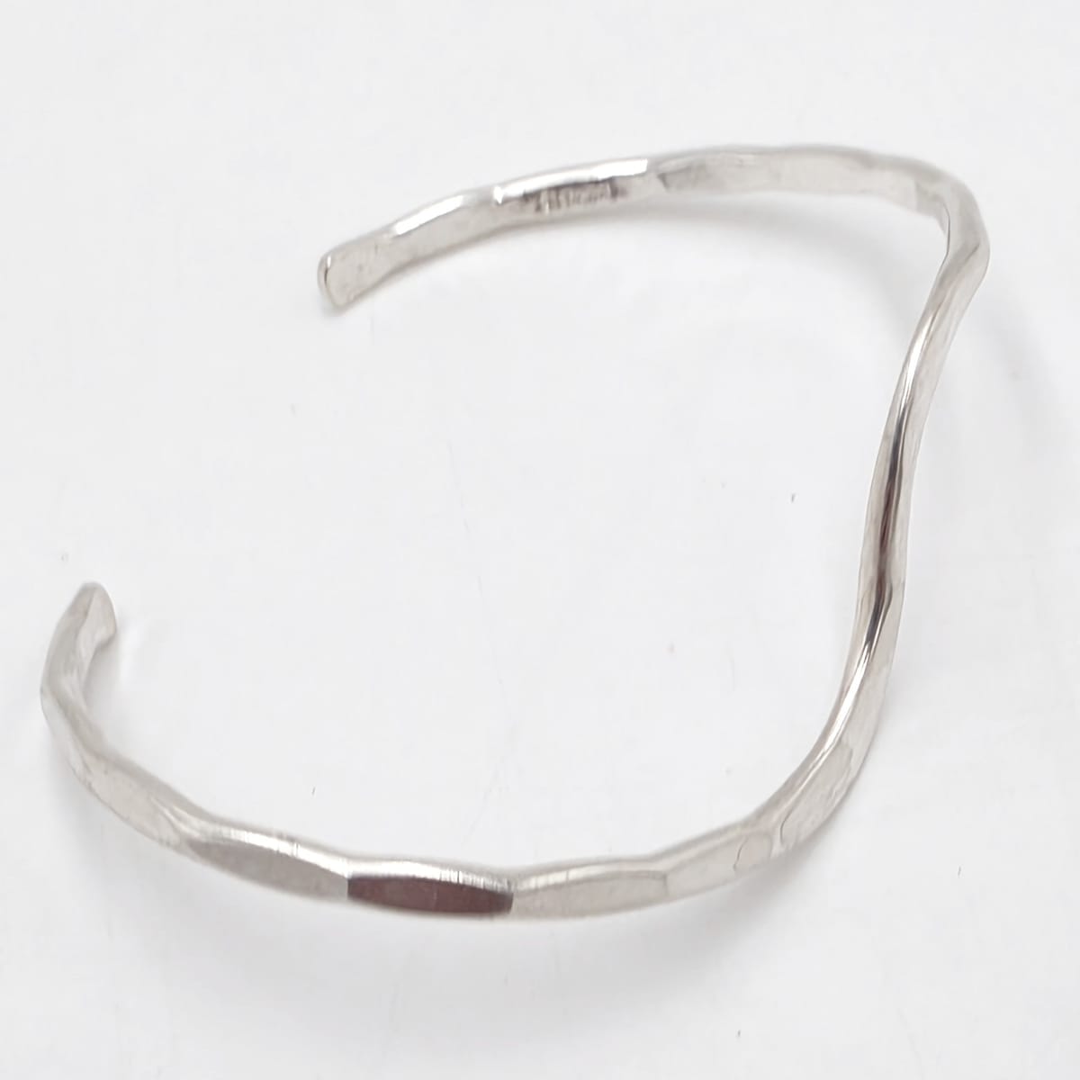 Iconic Designer Stinn Sterling Abstract Modernist Hammered Cuff Rare 1980s, alternate product view 4
