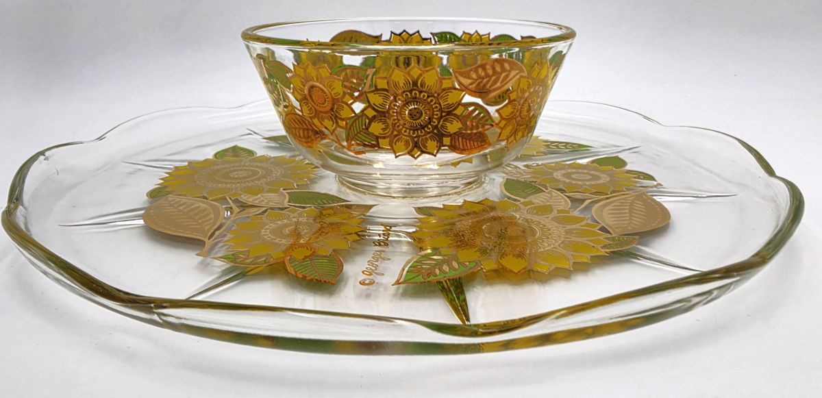 Georges Briard 22K Gold "Sunflowers" Chip & Dip Crystal Platter