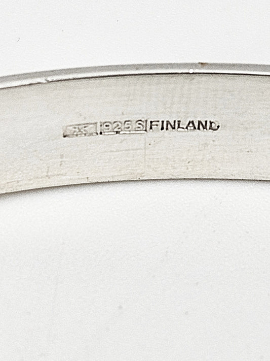 Kupittaan Kulta Jewelry Elis Kauppi Kupittaan Kulta Finland Modernist Sterling Top Latch Bangle 1950s