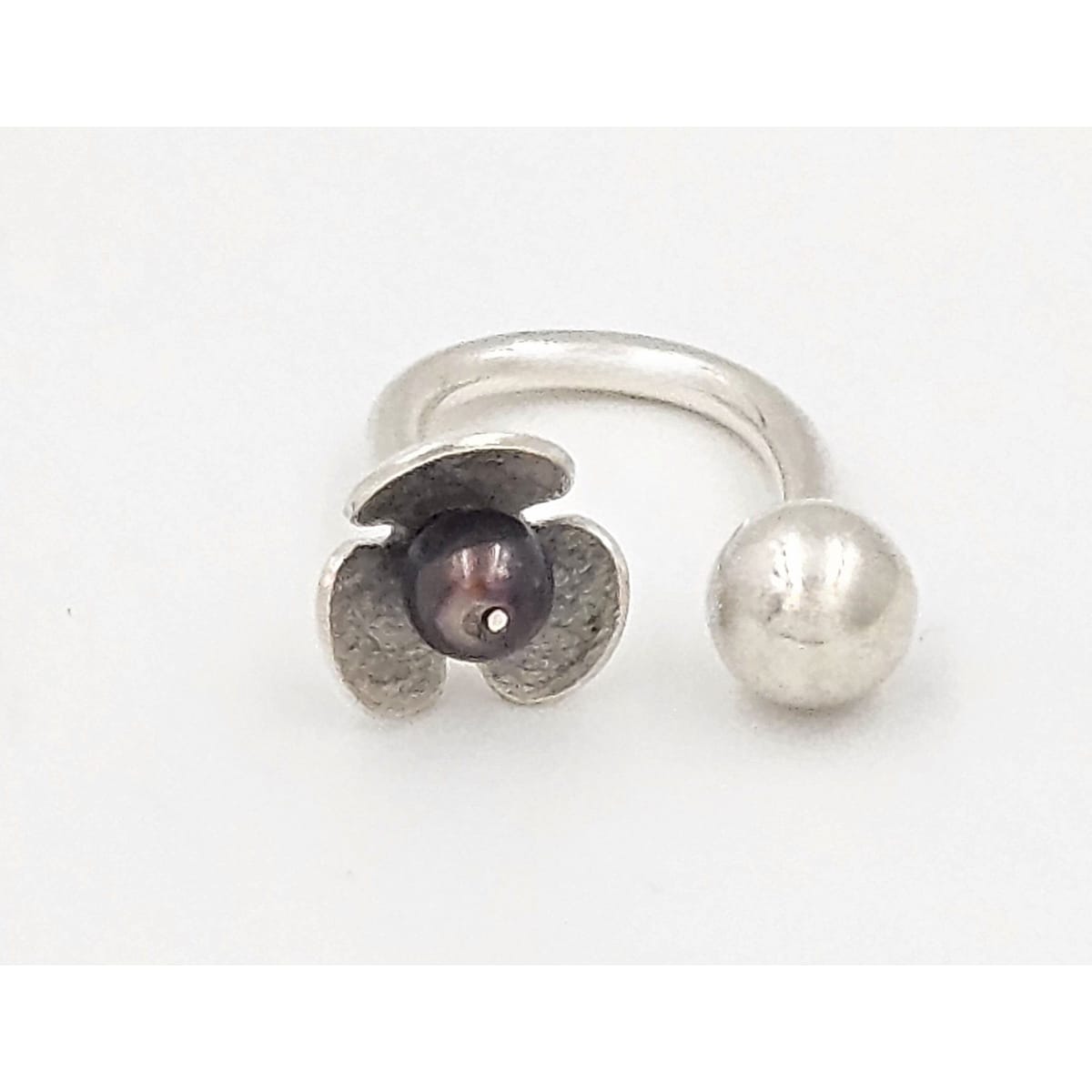 SJ Jewelry Vintage Sterling Silver & Black Pearl Modernist Flower Cocktail Ring