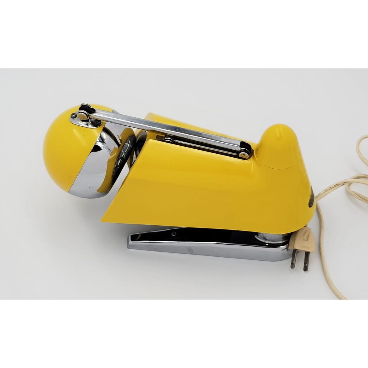 Hamilton Industries Lighting Hamilton Industries Yellow & Chrome Fold Up Eyeball Desk Task Lamp 1960&