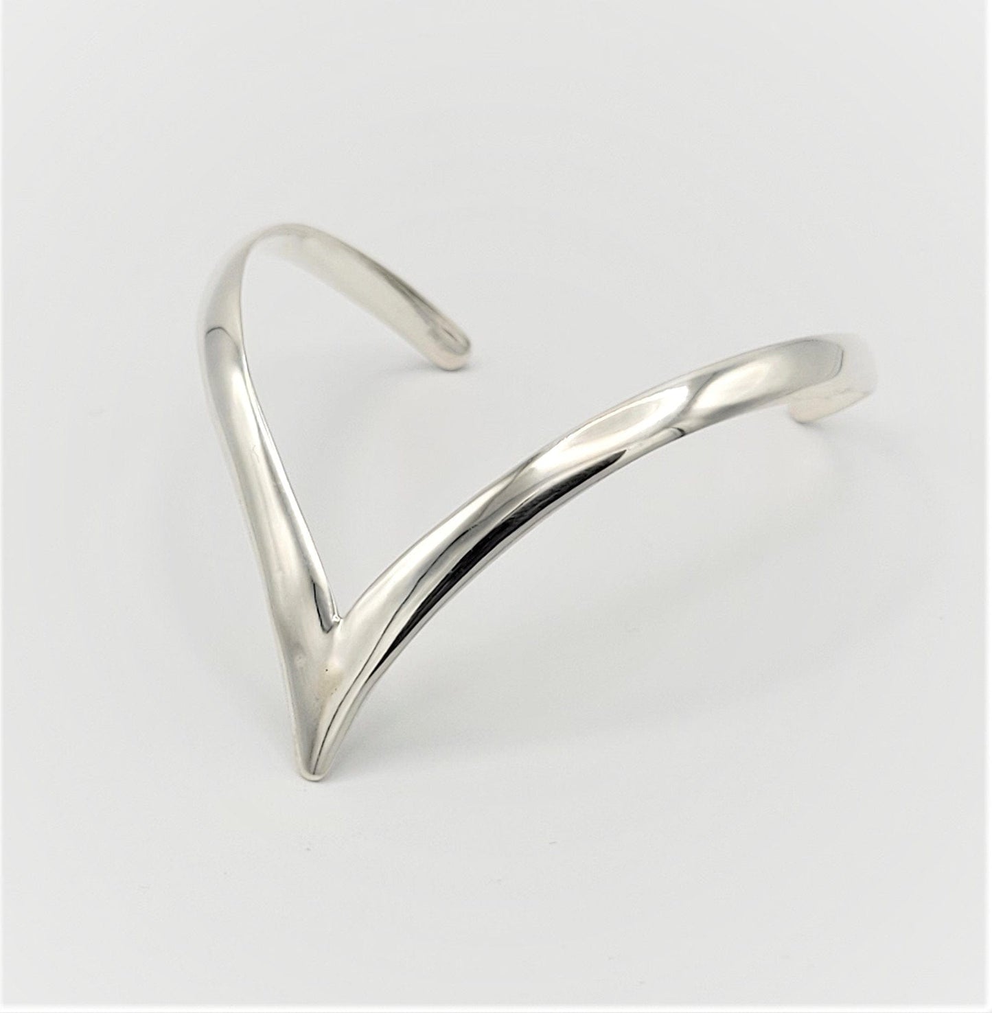 Los Ballesteros Jewelry Vintage Los Ballesteros Taxco 925 Sterling Silver Modernist "V" Cuff - Circa 1960s