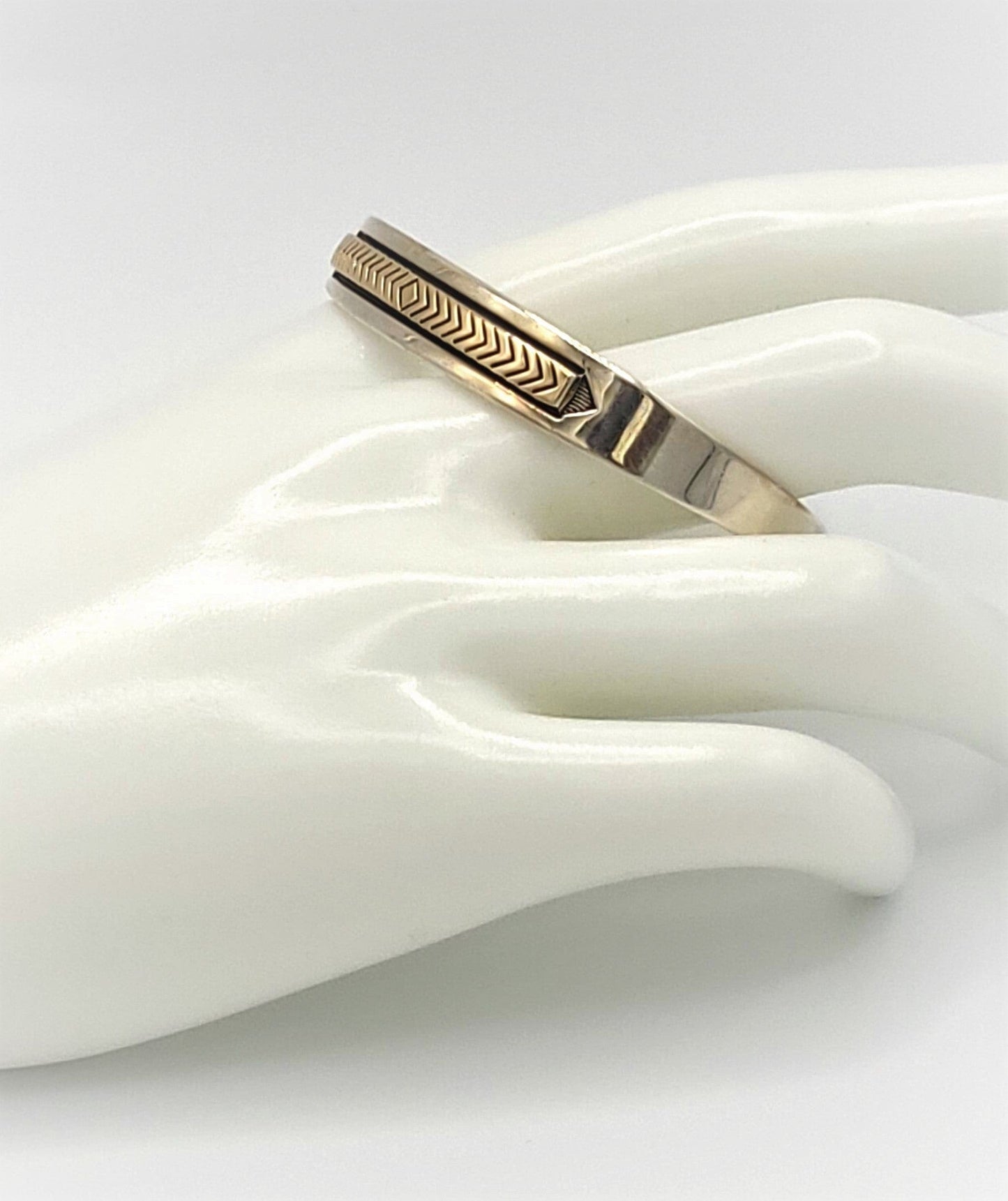 MM Rogers Jewelry 925S & 14k Gold J. Yazzie Navajo for MM Rogers Unisex Cuff Bracelet Circa 1980s