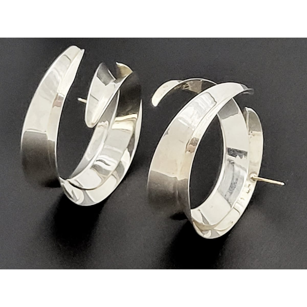 Sandra Baker Jewelry SYB Sandra "Sandy" Baker Modernist Curved Sterling & 14k Earrings Circa 1980&