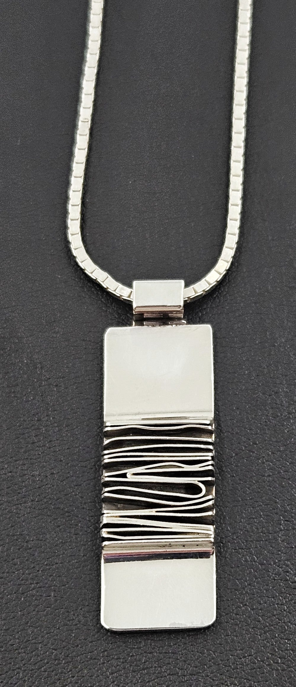 Elegant Brenna Glanzer Klassen Sterling Silver Abstract Modernist Necklace