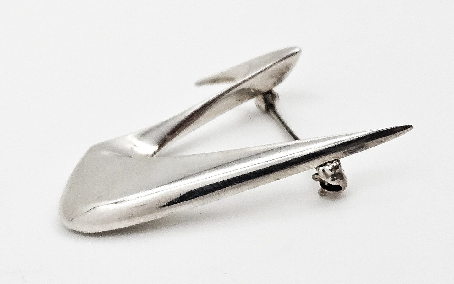 Designer Ronald Hayes Pearson Modernist Sterling Silver Bird Brooch 1960s