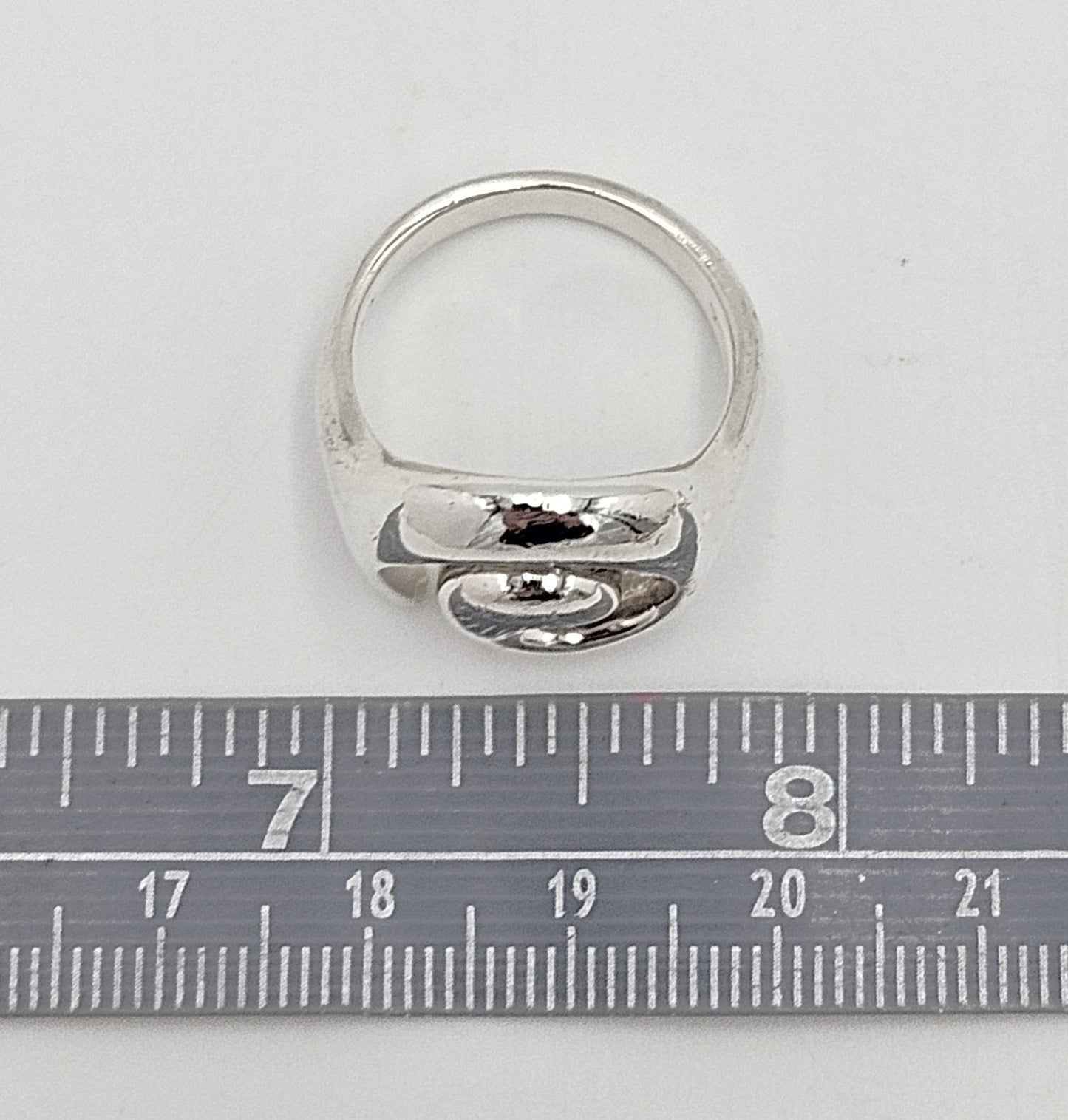 RLM Robert Lee Morris Sterling Silver Modernist Swirl Cocktail Ring Circa 1980s