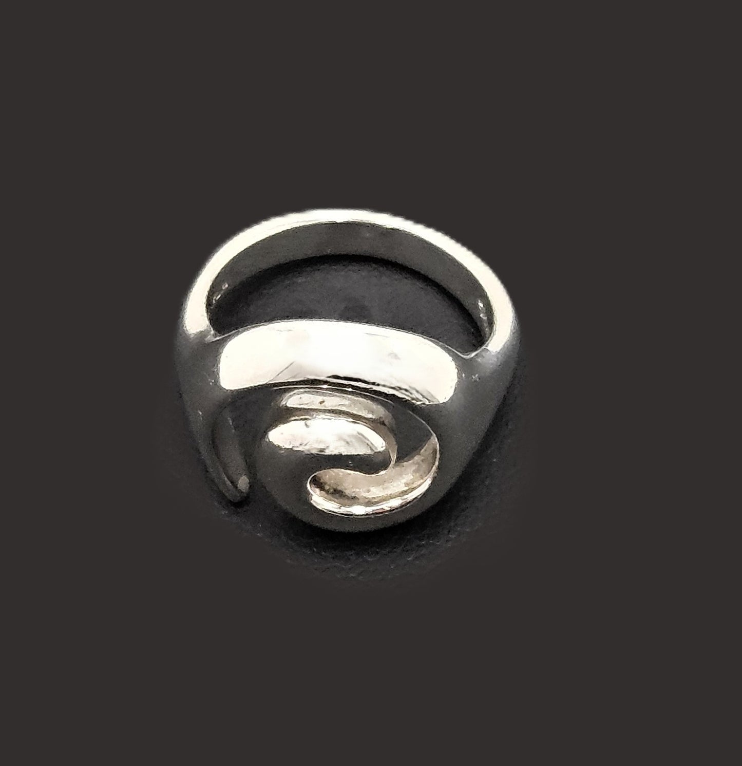 RLM Robert Lee Morris Sterling Silver Modernist Swirl Cocktail Ring Circa 1980s