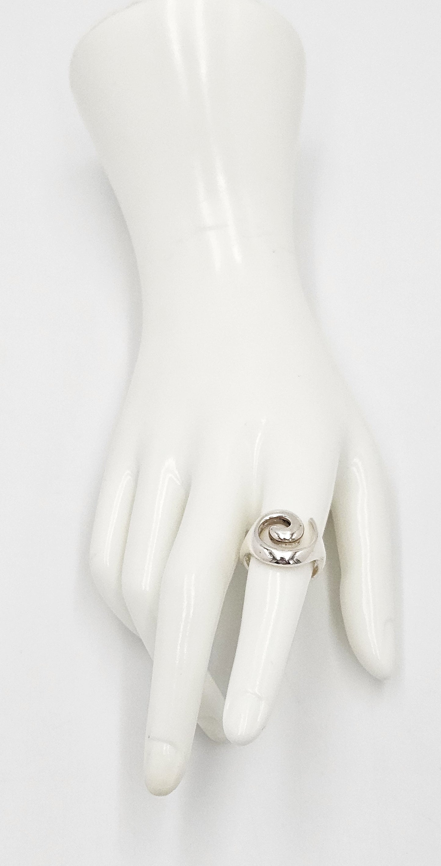 RLM Robert Lee Morris Sterling Silver Modernist Swirl Cocktail Ring Circa 1980s