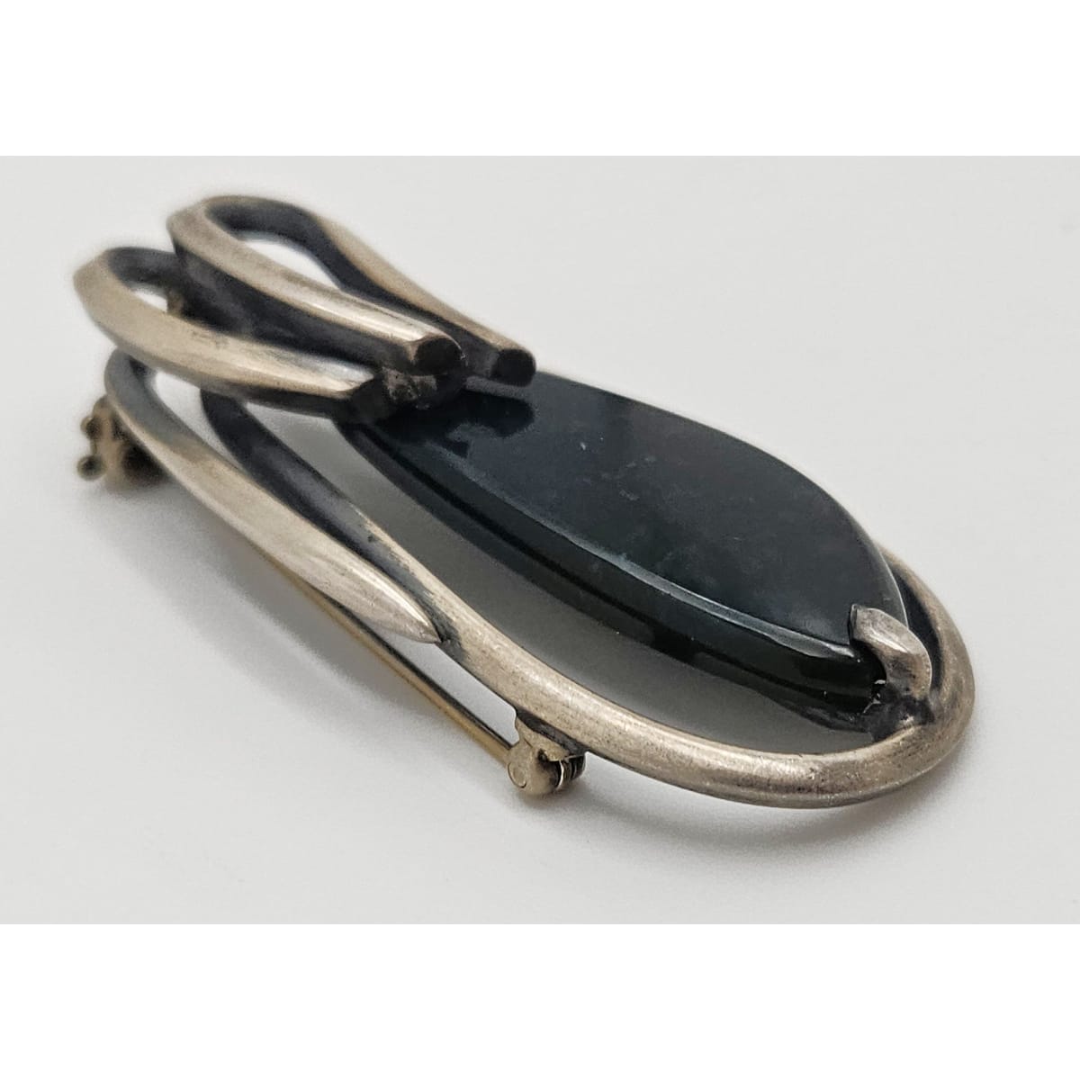 US Jewish Designer Maxwell Chayat modernist sterling silver Onyx Brooch Circa 1950s, view 5 of 10
