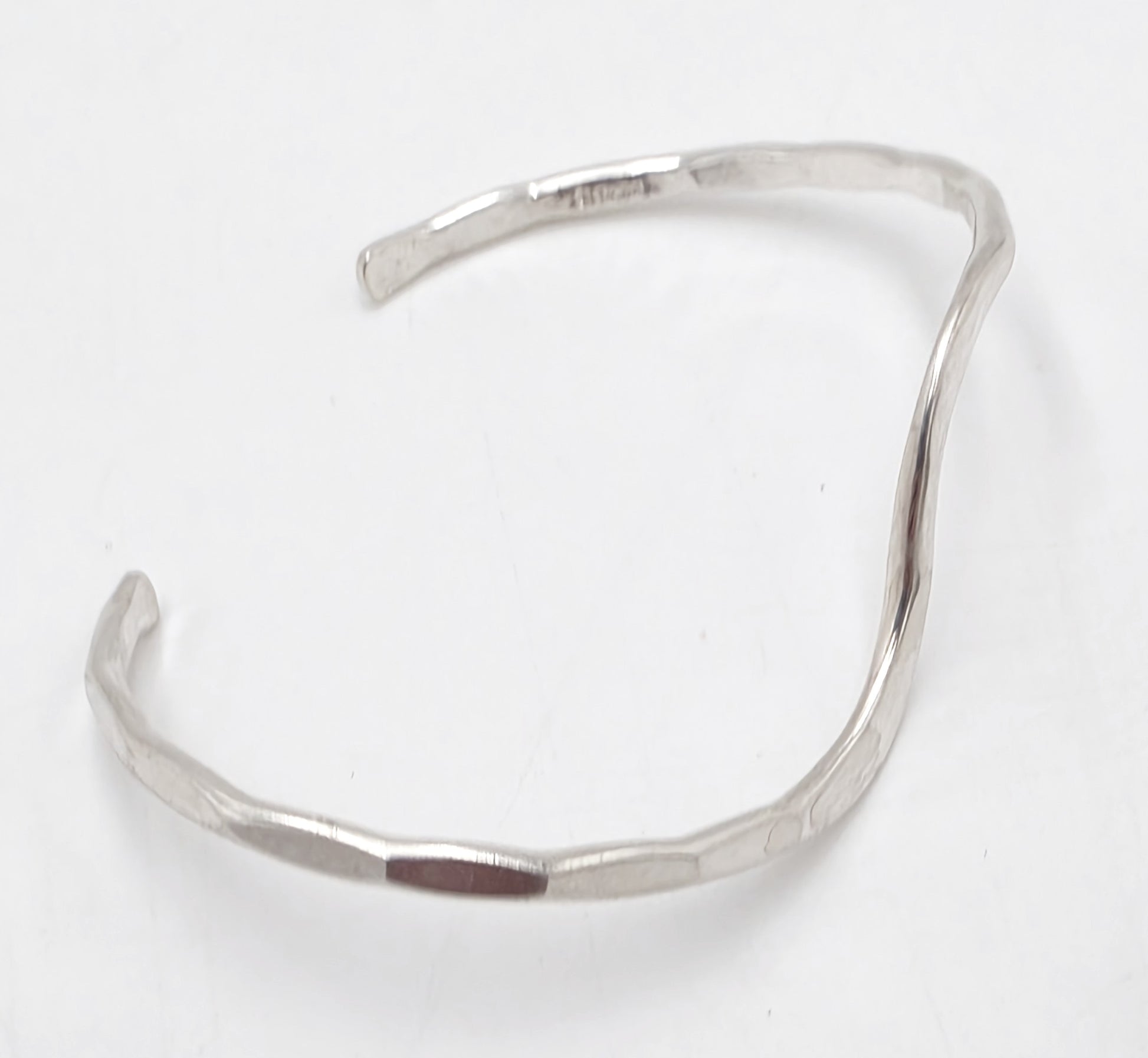Iconic Designer Stinn Sterling Abstract Modernist Hammered Cuff Rare 1980s, alternate product view 4
