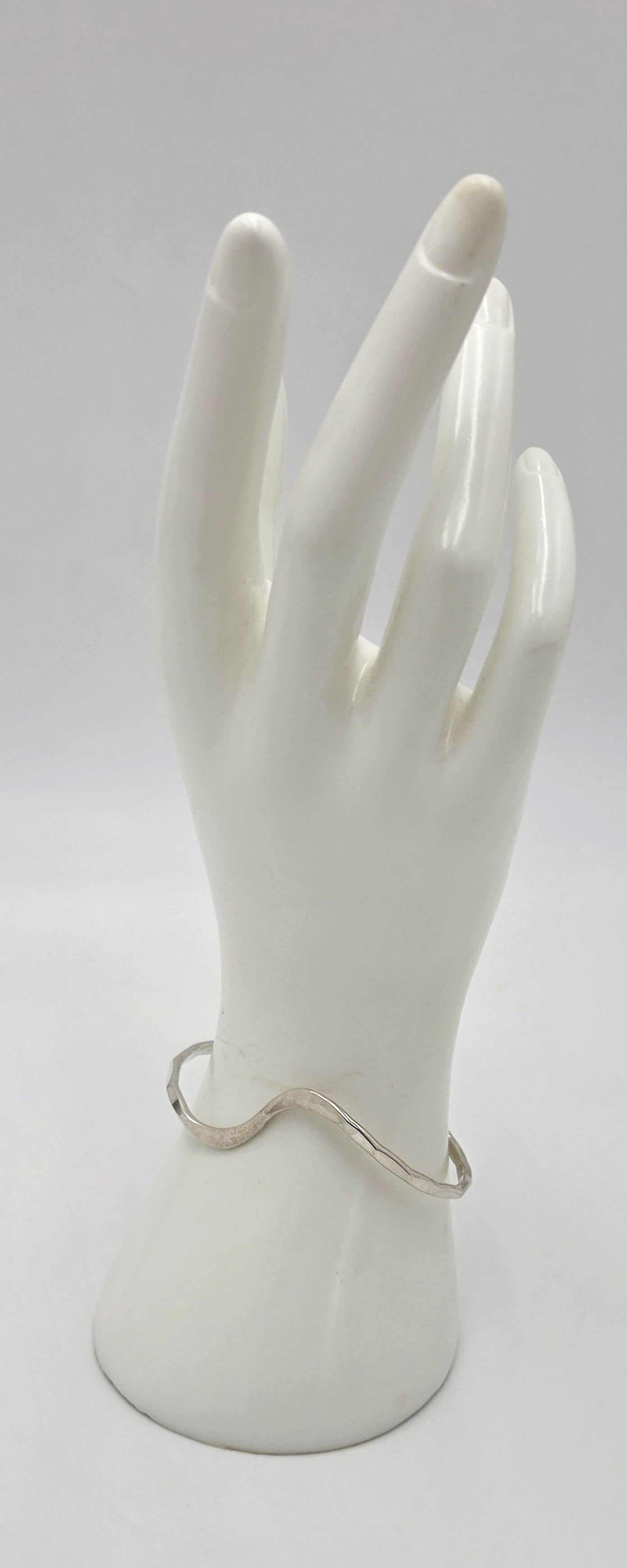 Iconic Designer Stinn Sterling Abstract Modernist Hammered Cuff Rare 1980s, alternate product view 2