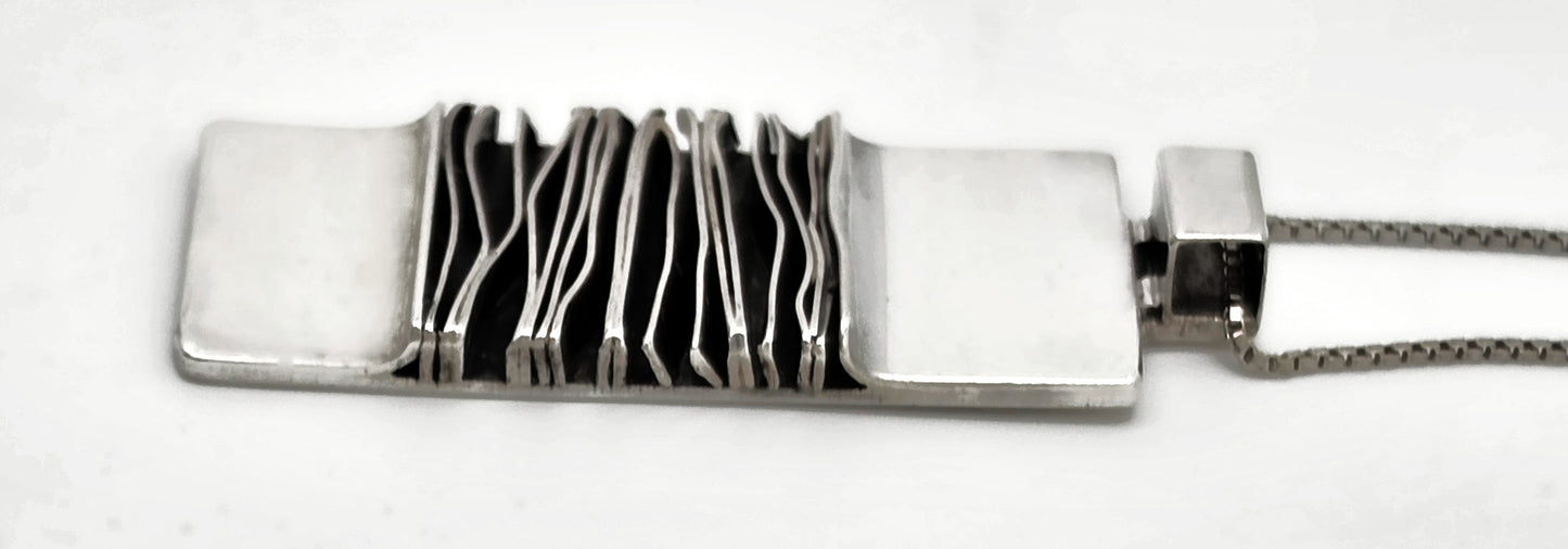Elegant Brenna Glanzer Klassen Sterling Silver Abstract Modernist Necklace