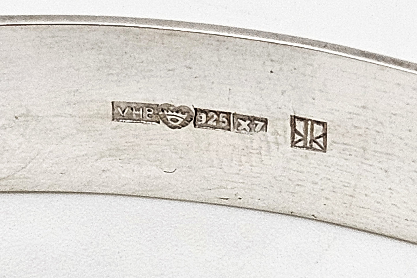 Rare Hans Berg Kaunis Koru Sterling Carnelian Modernist Bangle Bracelet 1975
