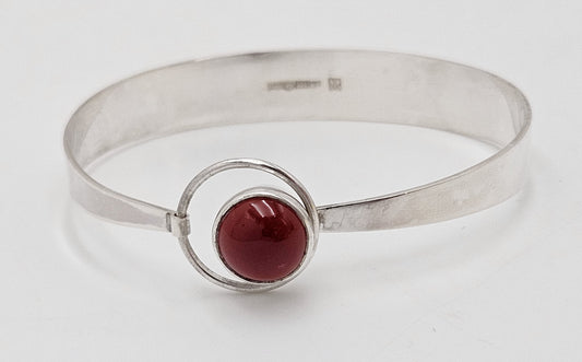 Rare Hans Berg Kaunis Koru Sterling Carnelian Modernist Bangle Bracelet 1975