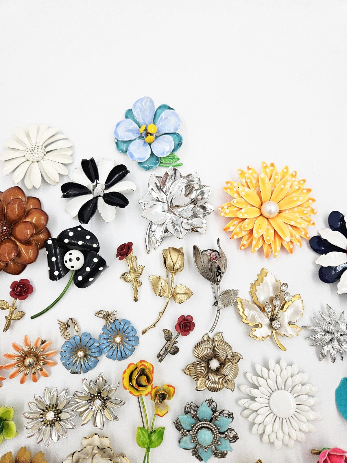 Costume Jewelry Flower Lot Jewelry 50/60's Flowers Brooches Earrings Large Lot Kramer Sarah C Park Lane Giovanni