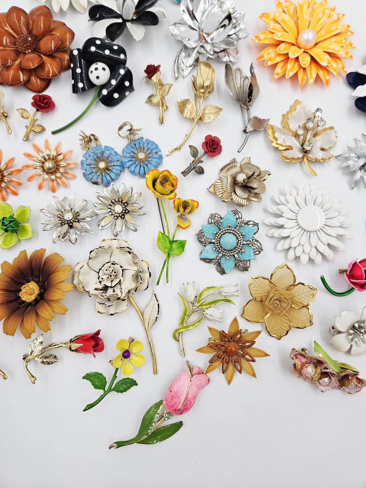 Costume Jewelry Flower Lot Jewelry 50/60's Flowers Brooches Earrings Large Lot Kramer Sarah C Park Lane Giovanni