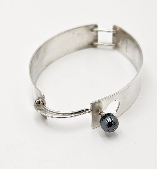 Darway Jewelry C. Darway  Sterling Hematite Modernist Top Latching Bangle Bracelet