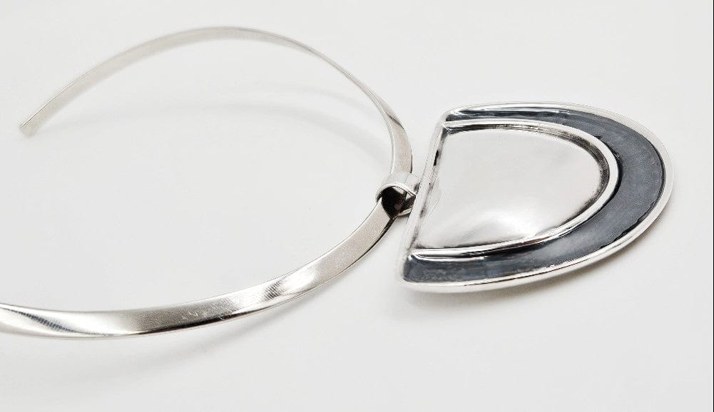 Janina Denmark Jewelry Janina & Lars Nielsen Modernist 925 Hammered XL Pendant Neck Ring 1980s