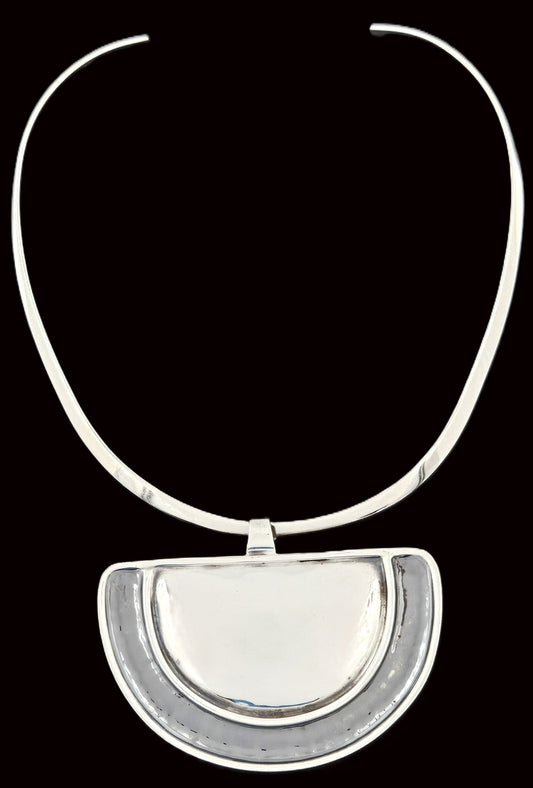 Janina Denmark Jewelry Janina & Lars Nielsen Modernist 925 Hammered XL Pendant Neck Ring 1980s