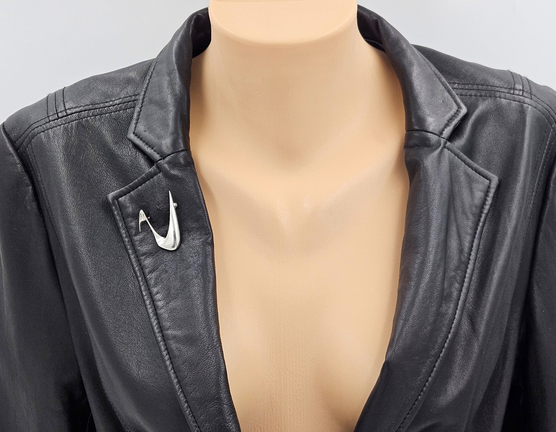 Ronald Hayes Pearson Jewelry US Designer Ronald Hayes Pearson Modernist Bird Sterling Brooch 1960s