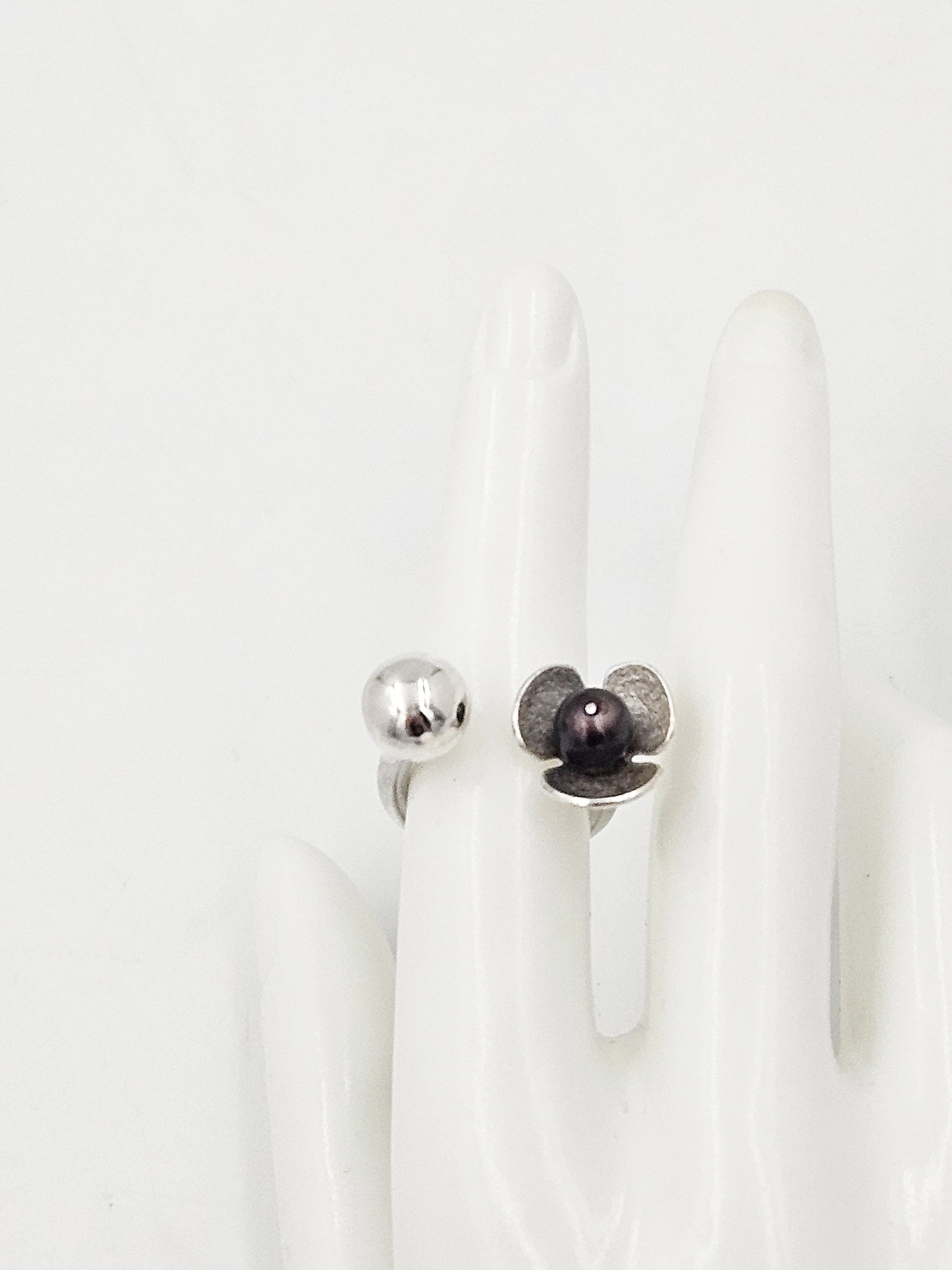 TMCMH Jewelry Vintage Sterling Silver & Black Pearl Modernist Flower Cocktail Ring