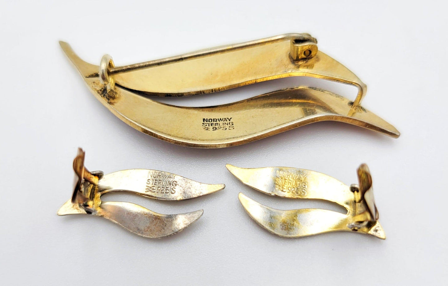 Aksel Holmsen Jewelry Aksel Holmsen Norway Sterling Guilloche Enamel Brooch & Earrings Set 1940s