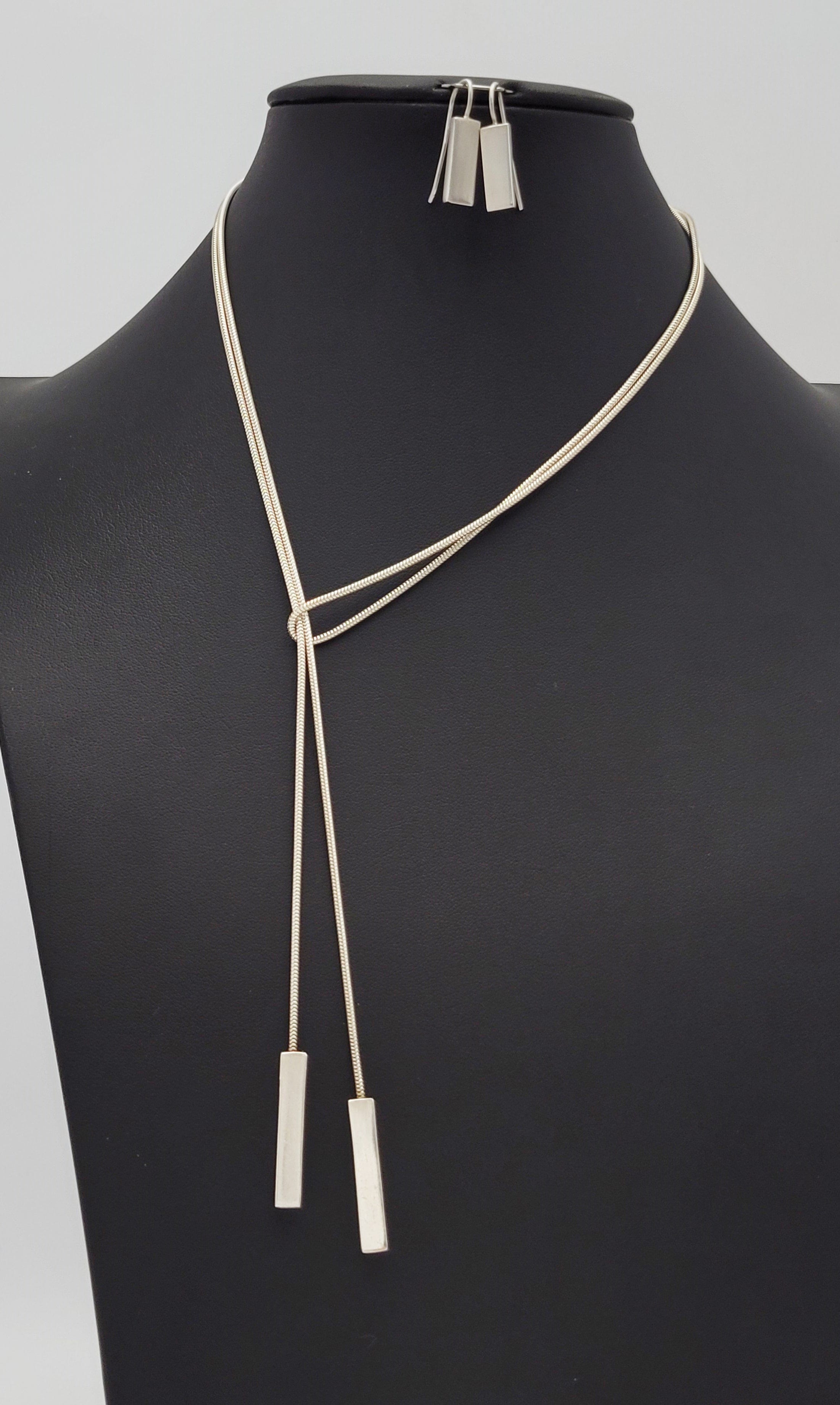 Zoe Cleavage Necklace – simsumfinejewelry