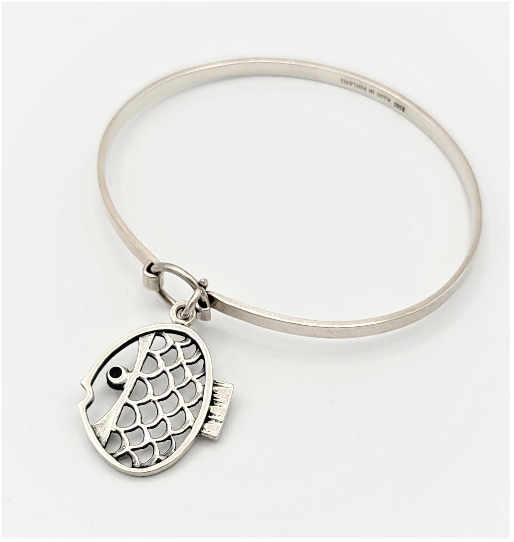 Finland Jewelry Vintage Sterling Silver Finland Modernist Fish Charm Top Latch Bangle Bracelet