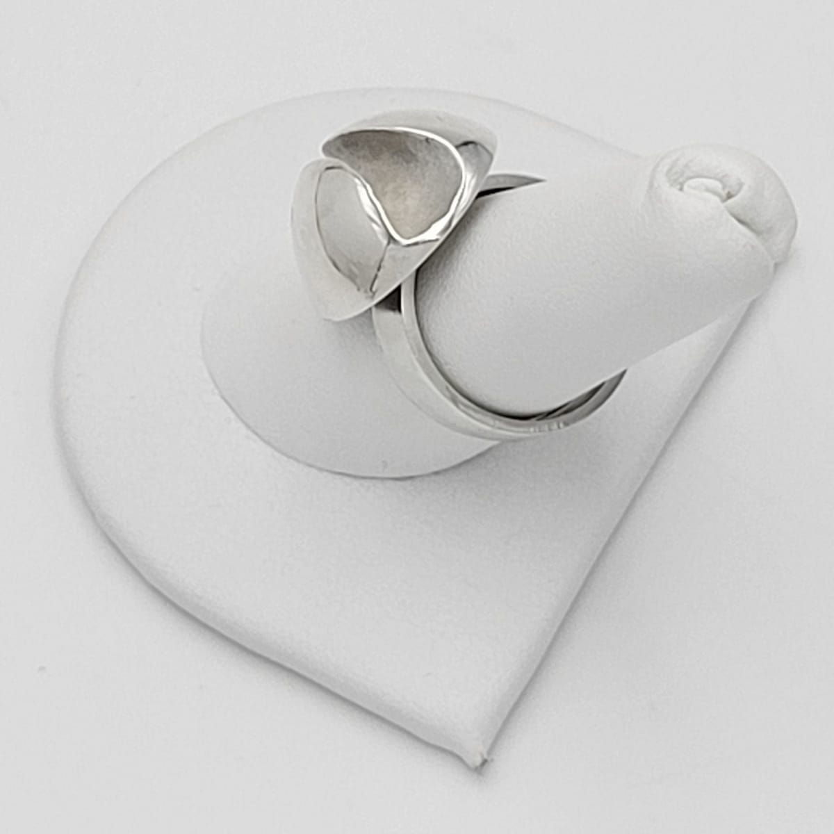 Matti J Hyvarinen Jewelry Matti J Hyvärinen Sirokoru Finland Modernist Sterling Cocktail Ring 1974