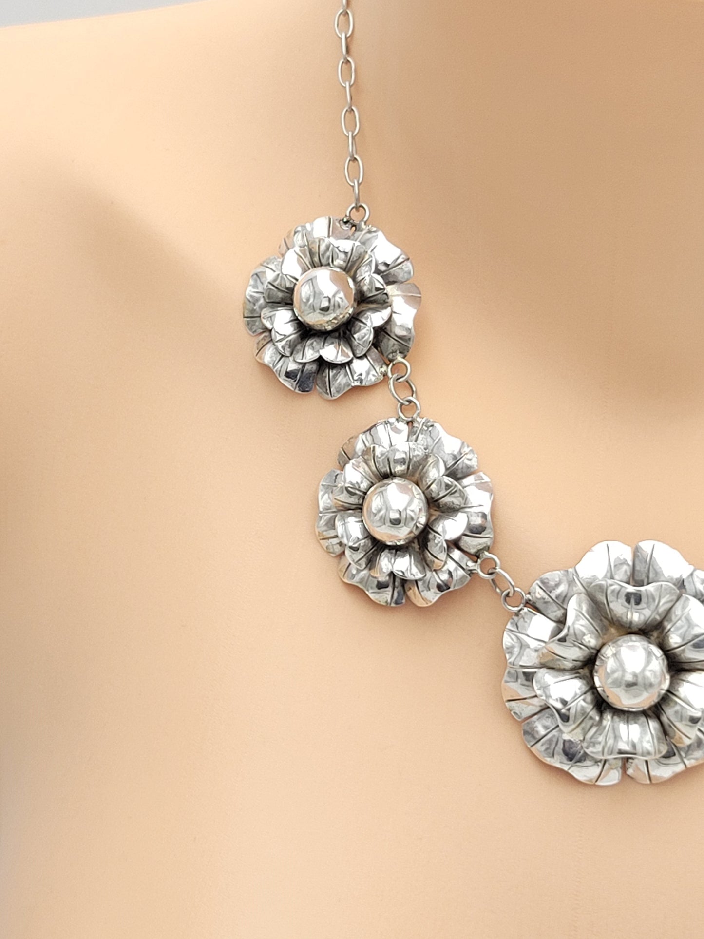 Mexico Silver Jewelry Designer Mexico Sterling 3D Blooming Flowers Necklace Early 20th Century