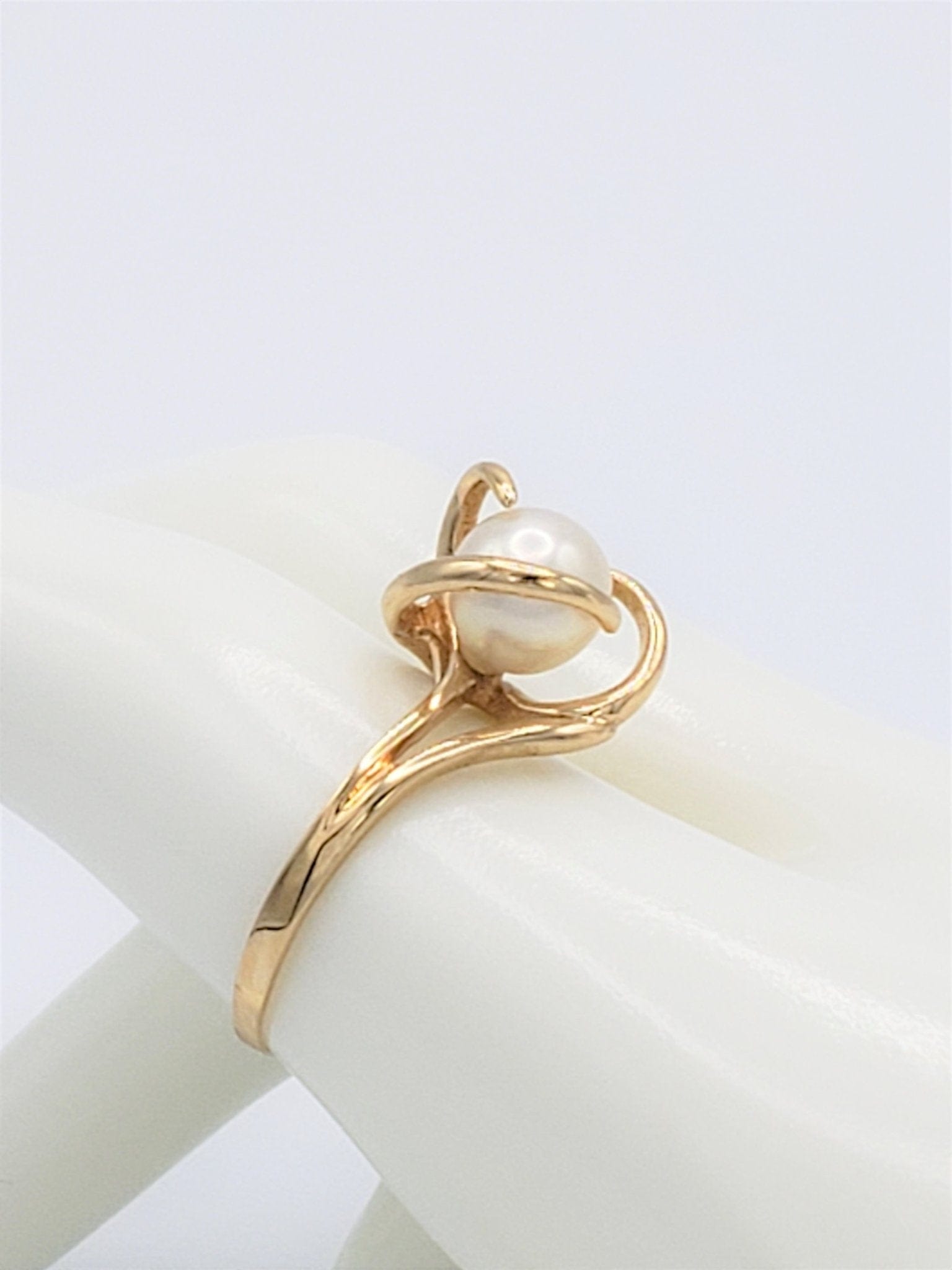 TMCMH Jewelry Vintage 14k Yellow Gold & Pearl Abstract Modernist Statement Cocktail Ring